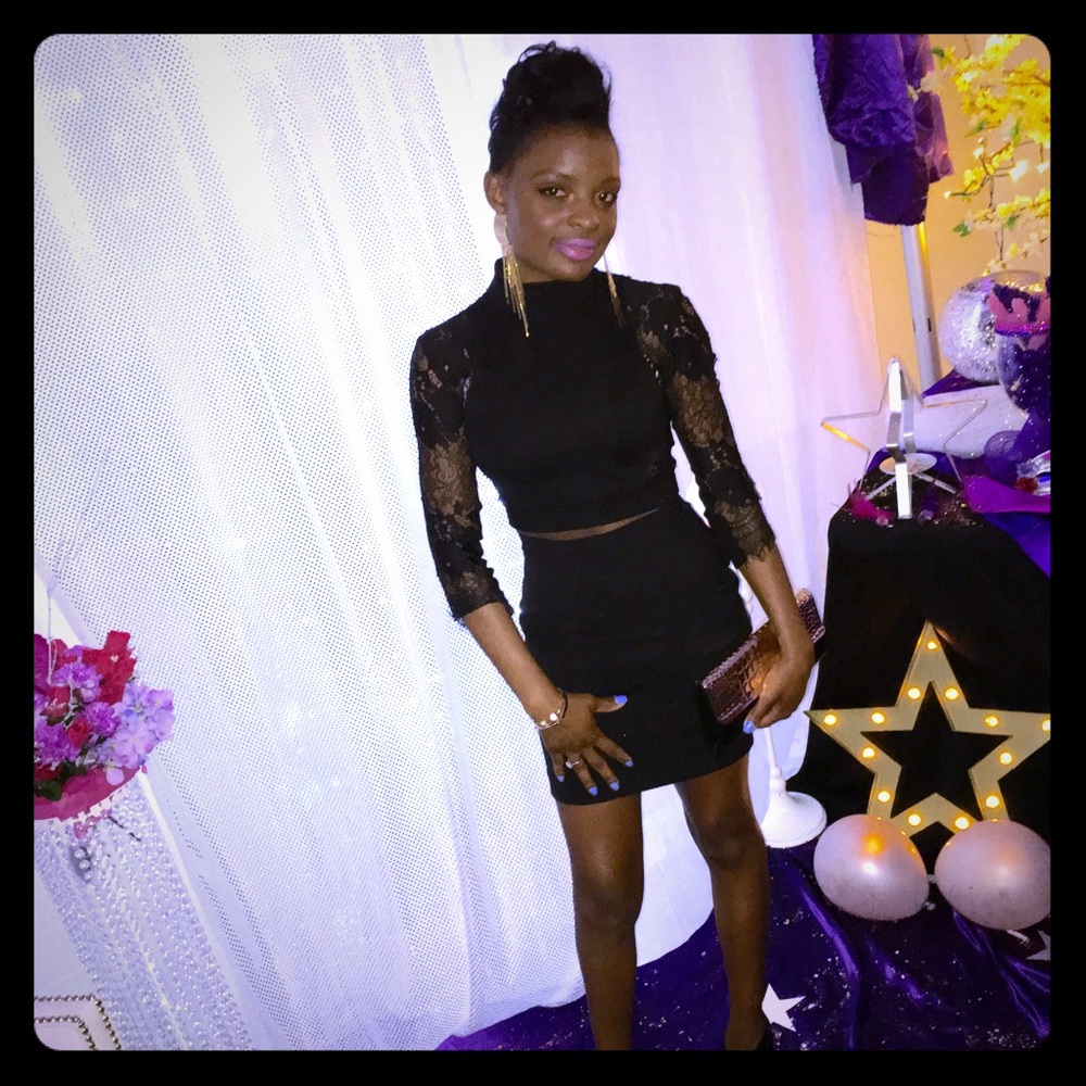 Bebe Black 3/4 Sleeve Laced Crop Top